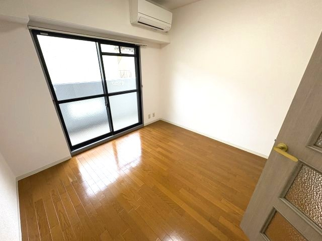 サウザー岡本の居間・リビング