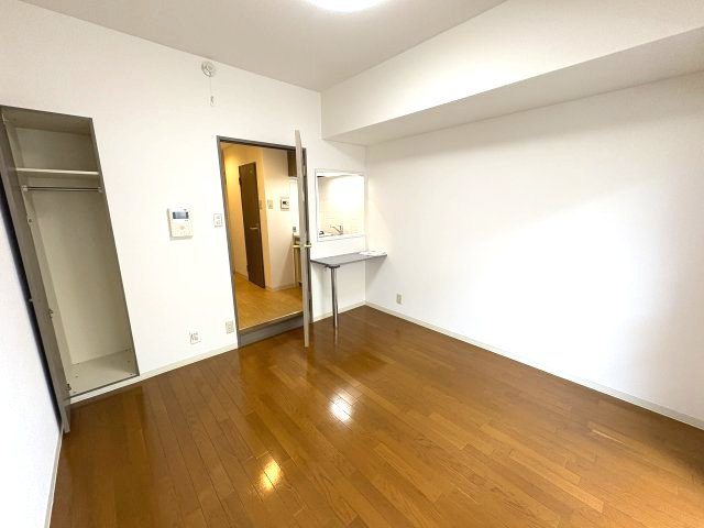 サウザー岡本の居間・リビング