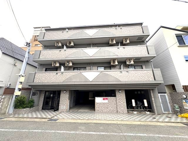 サウザー岡本の外観
