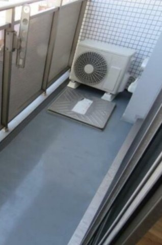 新宿区西落合２丁目の賃貸マンションのバルコニー