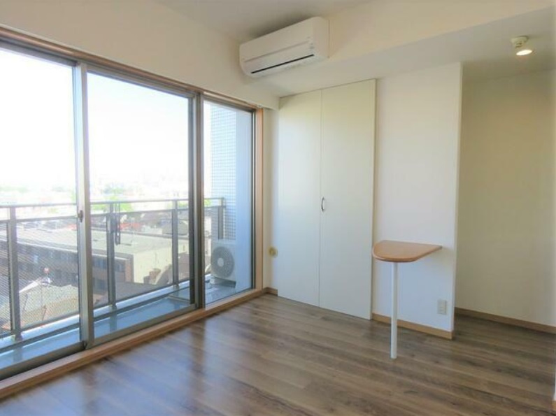 新宿区西落合２丁目の賃貸マンションの居間・リビング