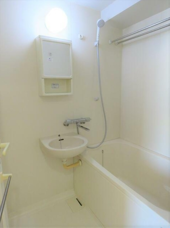 新宿区西落合２丁目の賃貸マンションの浴室