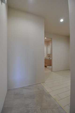 フジパレス我孫子西Ⅰ番館の玄関