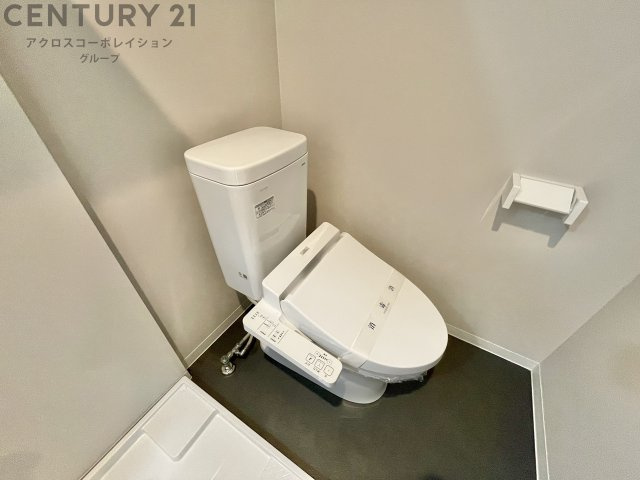 温水洗浄便座付きのトイレです♪