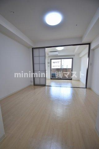 グランシス天満橋の居間・リビング