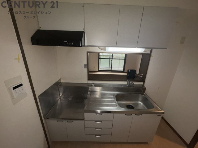 収納たっぷりのキッチンです！