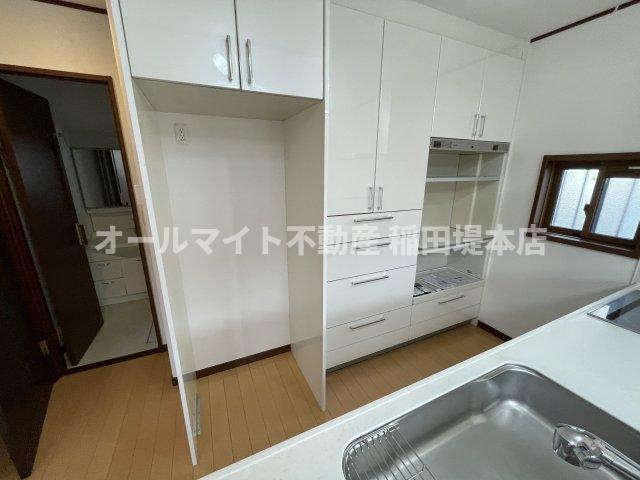 稲城市矢野口のアパートのキッチン