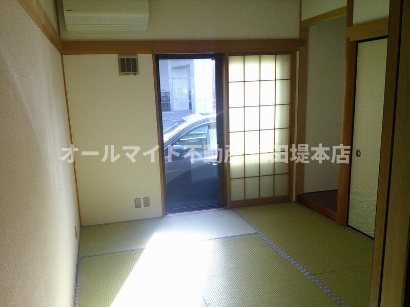 稲城市矢野口のアパートの和室