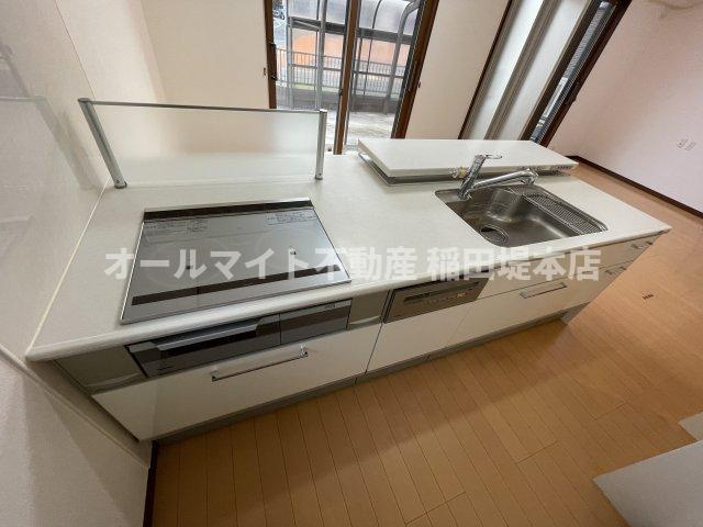 稲城市矢野口のアパートのキッチン