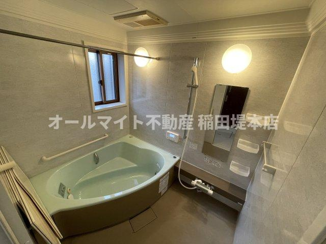 稲城市矢野口のアパートの浴室