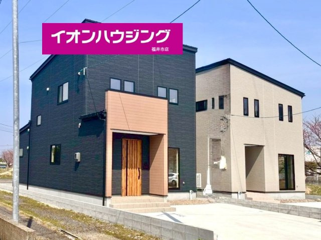 鯖江市東鯖江4丁目　B棟