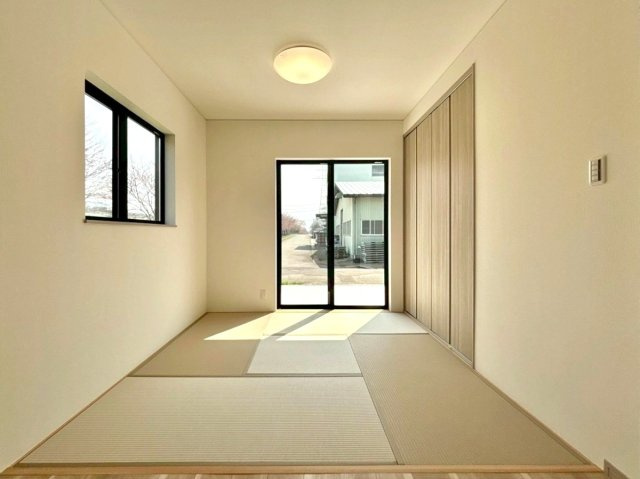 鯖江市東鯖江4丁目　B棟