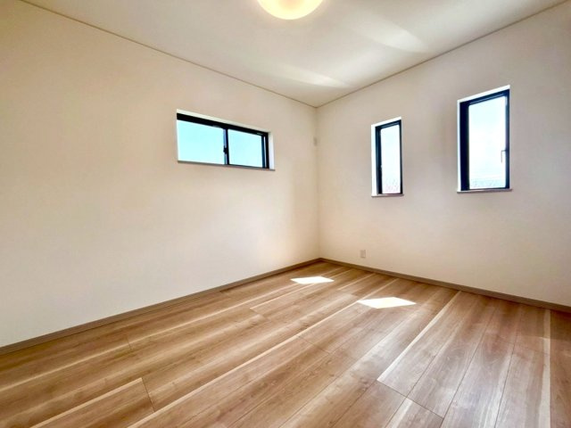 鯖江市東鯖江4丁目　B棟