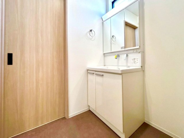 鯖江市東鯖江4丁目　A棟