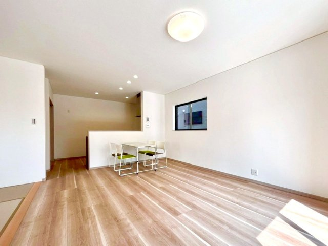 鯖江市東鯖江4丁目　A棟