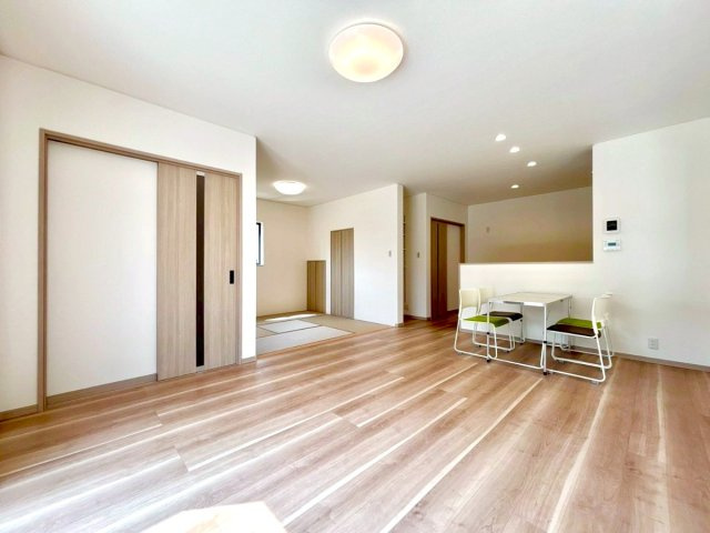 鯖江市東鯖江4丁目　A棟