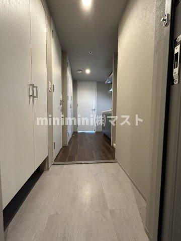 WORVE大阪本町の玄関