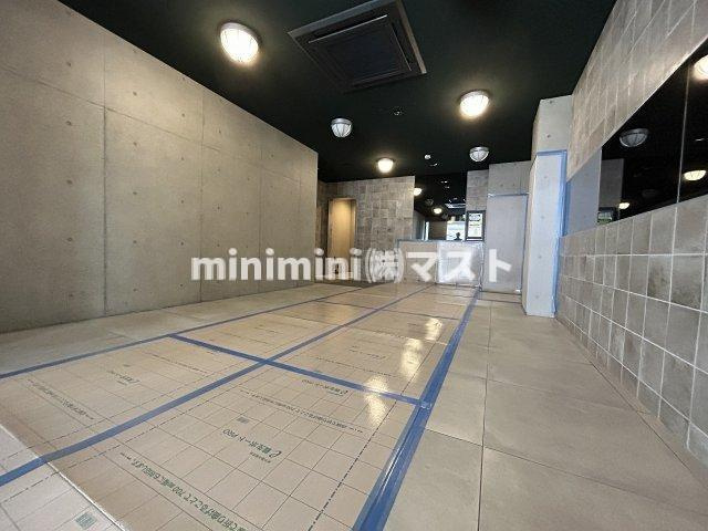 WORVE大阪本町のロビー