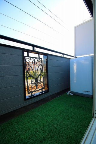 エスポワール泉のバルコニー|退去前の為別部屋になります。