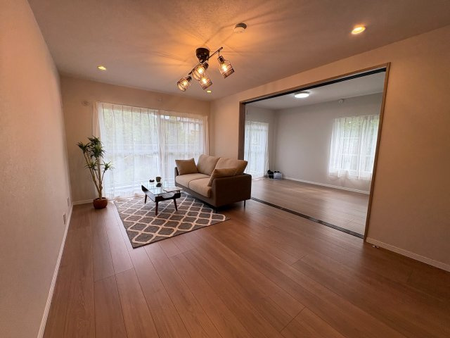 【居間・リビング】西所沢椿峰ニュータウン３９街区１号棟 