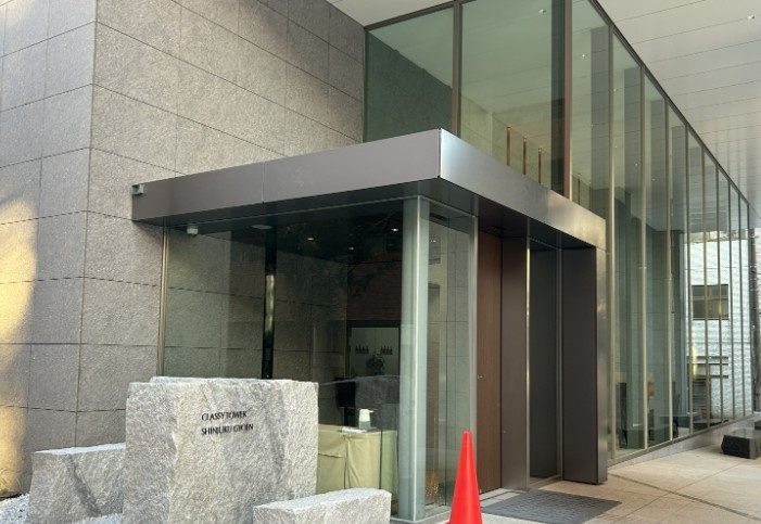 クラッシィタワー新宿御苑のエントランス