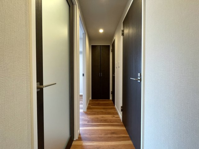 中途半端なリノベではない！玄関開けて、室内ぜーんぶ取っ払い、イチから組み立てちゃいました！な、『ダイアパレス東寺尾』リノベーションの内装|内装は落ち着いています