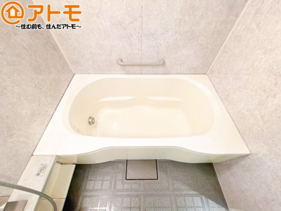 【浴室】 | ファミール幸町 | 脚を伸ばしてリフレッシュ♪広々湯舟でお湯に浸かれば疲労回復効果につながります♪