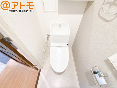 【トイレ】 | ファミール幸町 | 年代を問わず使いやすい洗浄機能付きのトイレ♪肌への負担をも減らせるのでお子様の敏感なお肌も安心！