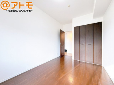 【子供部屋】 | ファミール幸町 | 壁と床がシンプルな色合いだからこそ自分だけの空間を作れます♪お部屋作りのイメージは順調でしょうか♪