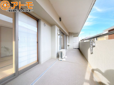 【バルコニー】 | ファミール幸町 | 陽当りの良いバルコニーはお洗濯物はもちろんお布団もふかふかになります♪