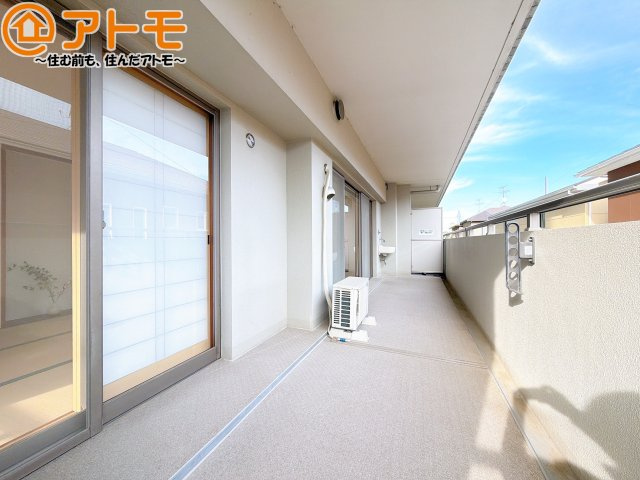 【バルコニー】 | ファミール幸町 | 陽当りの良いバルコニーはお洗濯物はもちろんお布団もふかふかになります♪