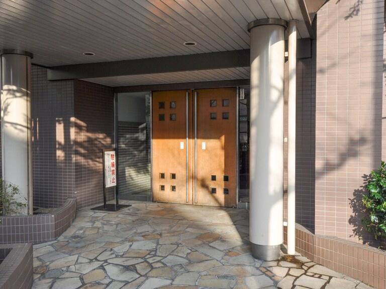 エヴァ―グリーン綾瀬１番館のエントランス|エヴァ―グリーン綾瀬１番館：「綾瀬」駅徒歩９分！