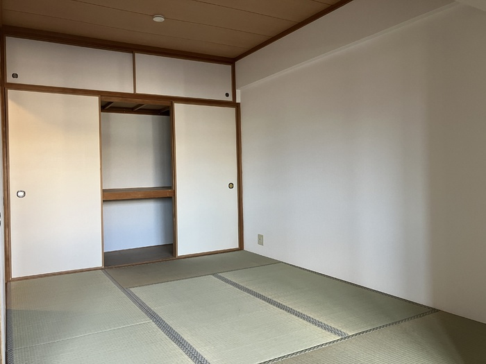 プラザハイツ二ツ屋F棟の和室