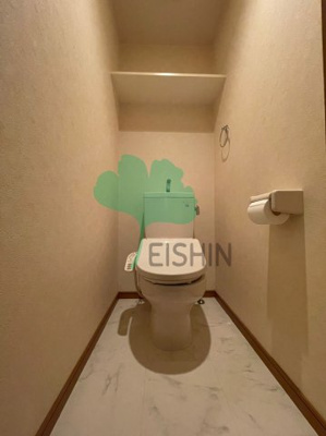 【トイレ】 | クリムゾン吉塚 | 清潔感のあるトイレです。