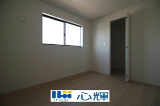 【洋室】 | クレイドルガーデン宇部市亀浦 第2（２号棟） | 住まう方でカスタマイズして頂けるシンプルなデザインの内装。ご自身で素敵な空間を創り上げられます。