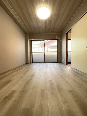 MTハイツ1stの居間・リビング