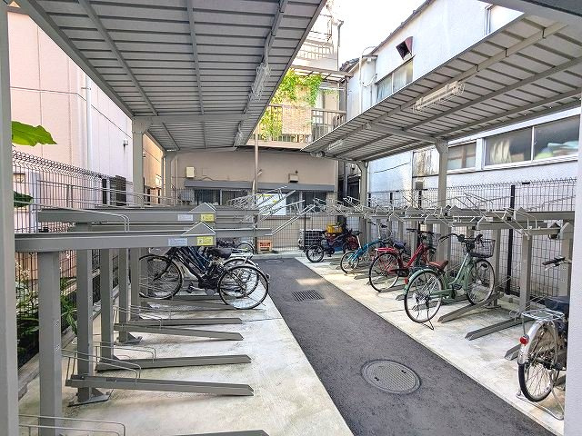 PROUD FLAT浅草トレサージュの設備|自転車置場