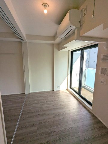 PROUD FLAT浅草トレサージュの設備|洋室
インターネット無料
エアコン2台付
南向き角部屋2面採光
取り外し可能な室内物干し設備