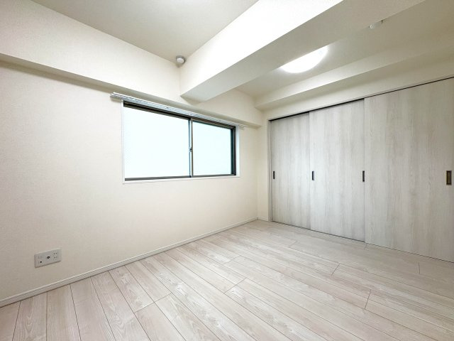 ル・リオン錦糸町エグゼの洋室|ドキドキの新生活も、安心してスタート。ぴったりの住まいを見つけませんか？クランディアが一緒に住まい選びをサポートします‼　まずは、お気軽にお問合せください　＃クランディア