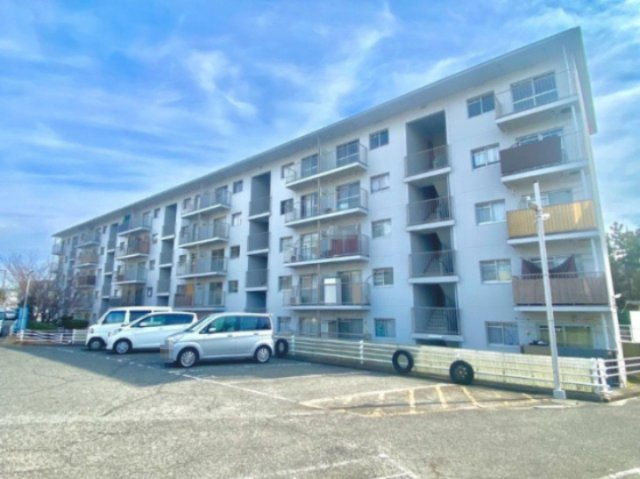 上高丸厚生年金住宅3号棟の外観