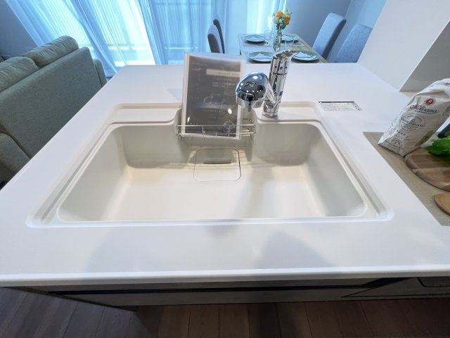 ファミール大和八木畝傍苑のキッチン|清潔感あふれるシンク