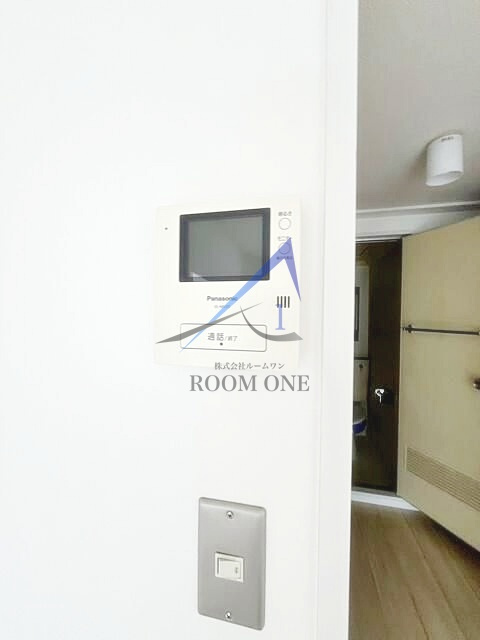 スカイコート宮崎台のセキュリティ|モニター付きインターホンです。