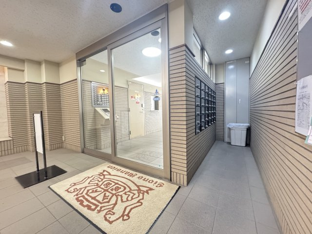 ライオンズステージ東陽町のエントランス|安心のオートロック付きマンションです♪
