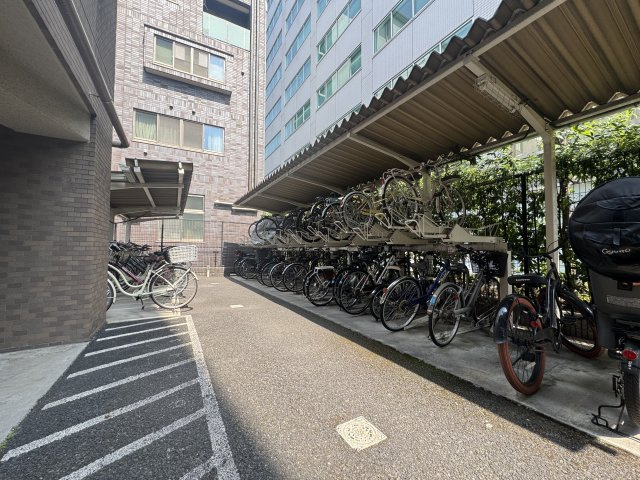 ライオンズステージ東陽町の駐輪場|駐輪場です♪