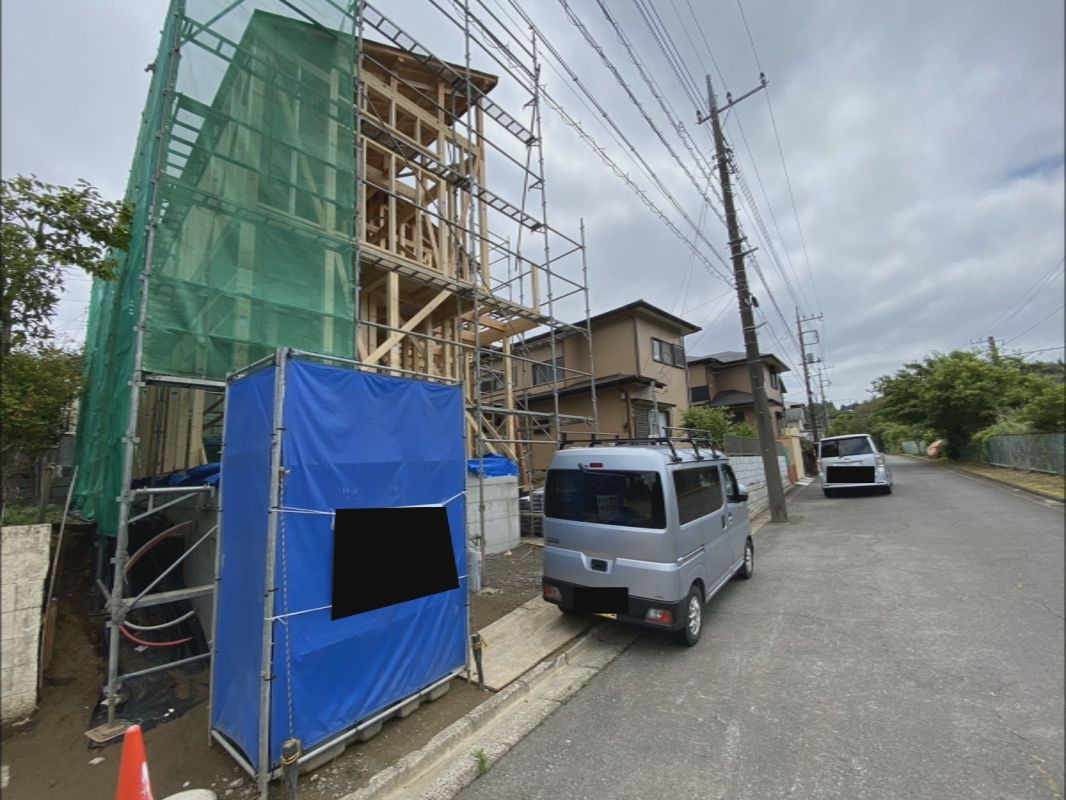 東酒々井５　新築戸建ての前面道路含む現地写真