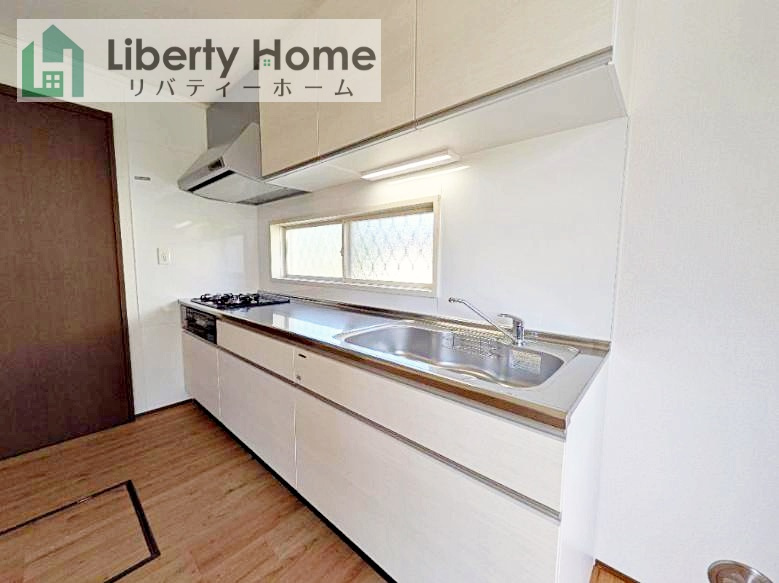 石岡市柿岡　中古戸建のキッチン