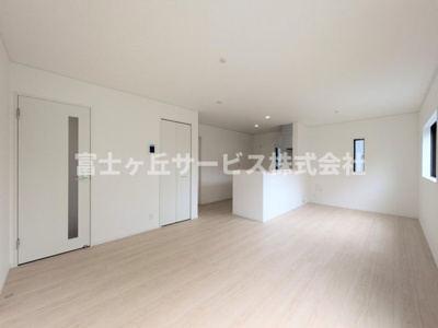 【居間・リビング】 | 磐田市見付 9期 新築一戸建て | リビングダイニングです