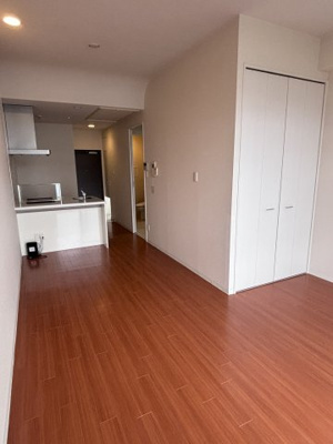 【居間・リビング】 | プランドールナガイ | 光が差し込み明るいお部屋になっております！