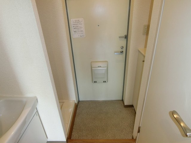 ユニテソリステ津門川の玄関