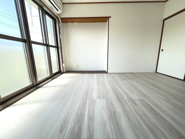 【寝室】 | 落ち着いた色調の寝室です
